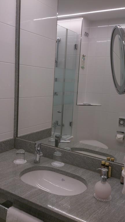 Deluxe Double Room,139080630:JPEG