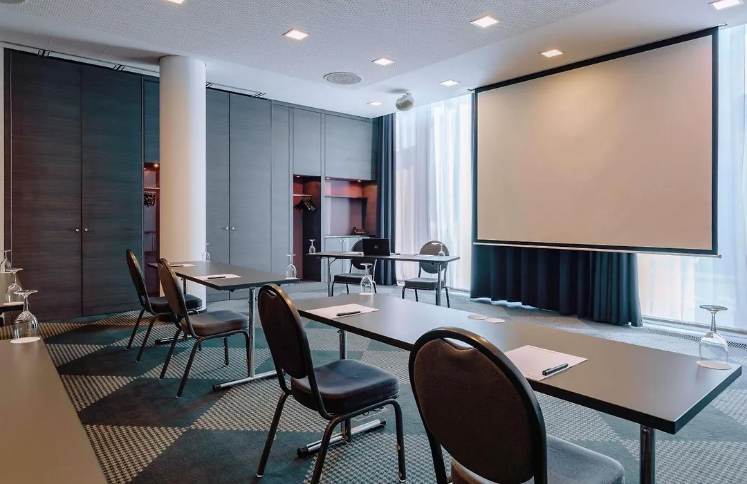 MÖVENPICK Hotel Stuttgart Airport-1